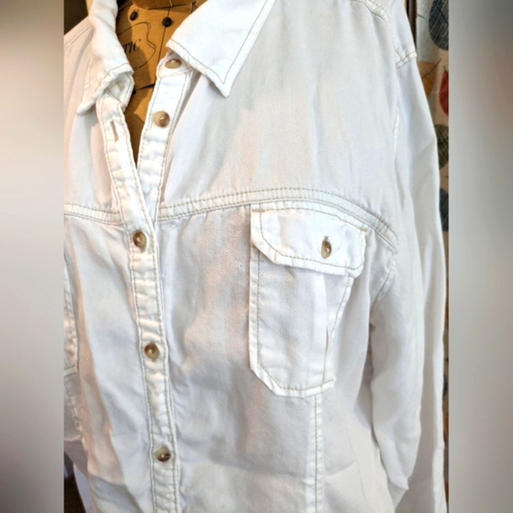 Maurices Women's shirt - Picture 2 of 10